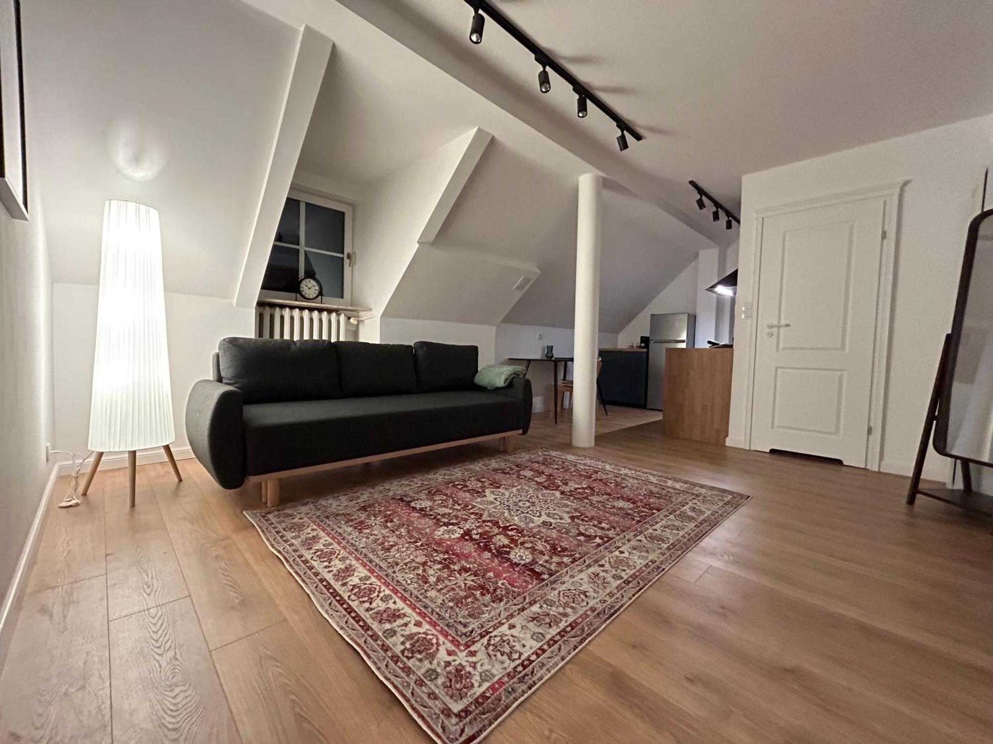 Old Tenement Apartment Варшава Экстерьер фото